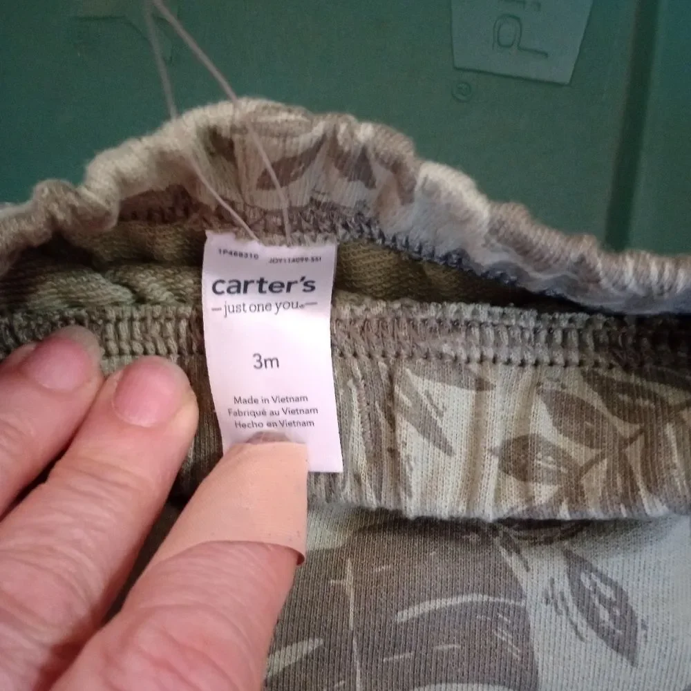 Carter's 3-month shorts NWOT (Chi037)